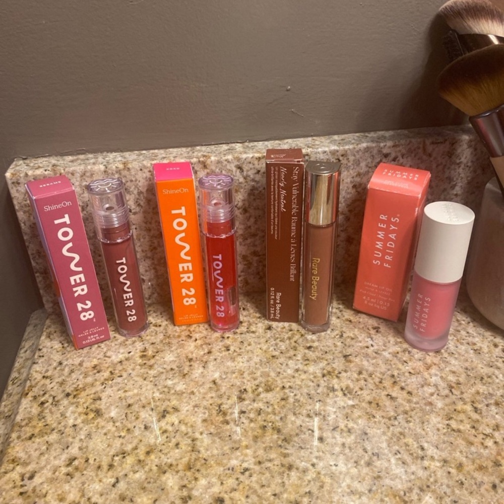 High End Sephora Lip Gloss Bundle - retails for $83!